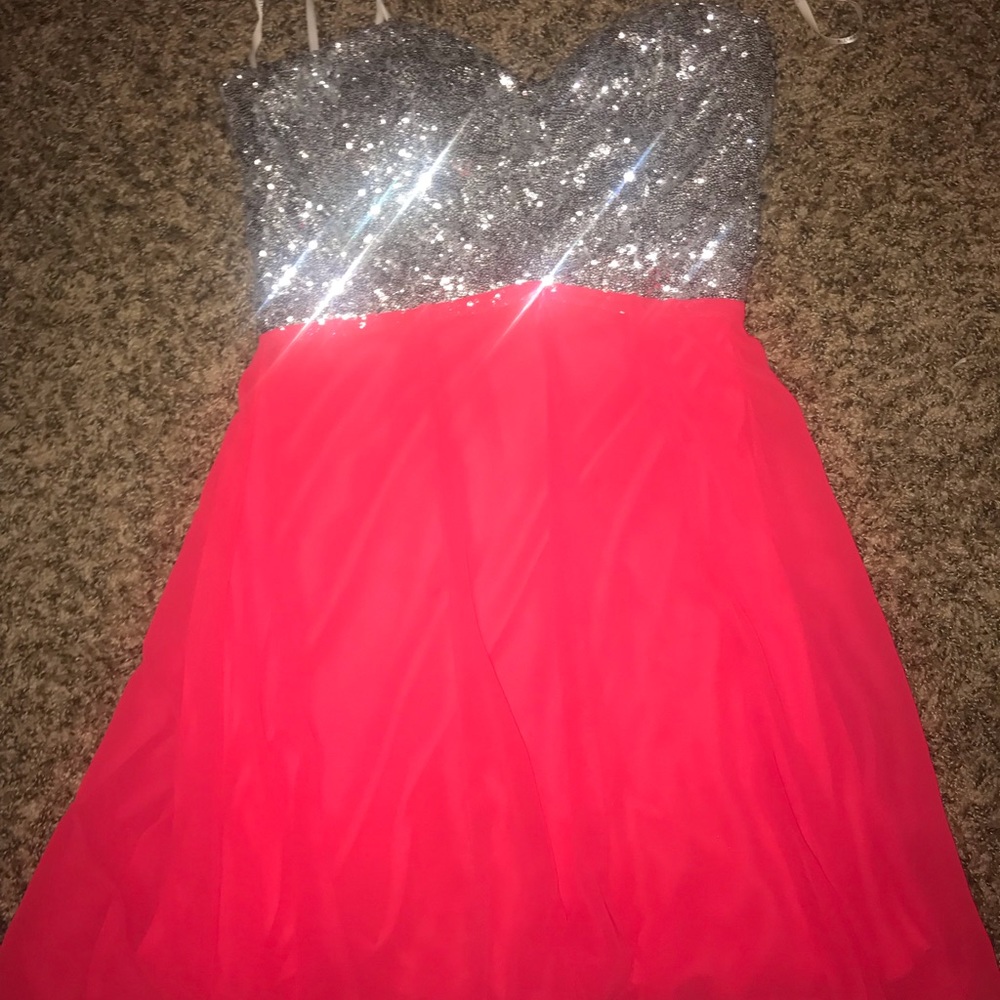 Short pink sparkly prom dress